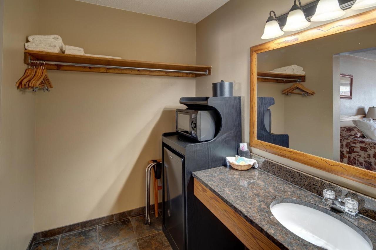 Rock Crest Lodge & Cabins Custer Εξωτερικό φωτογραφία
