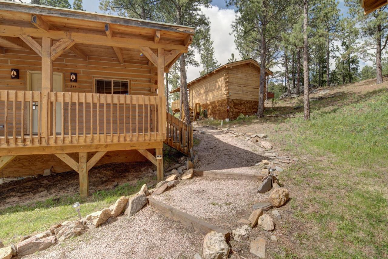 Rock Crest Lodge & Cabins Custer Εξωτερικό φωτογραφία
