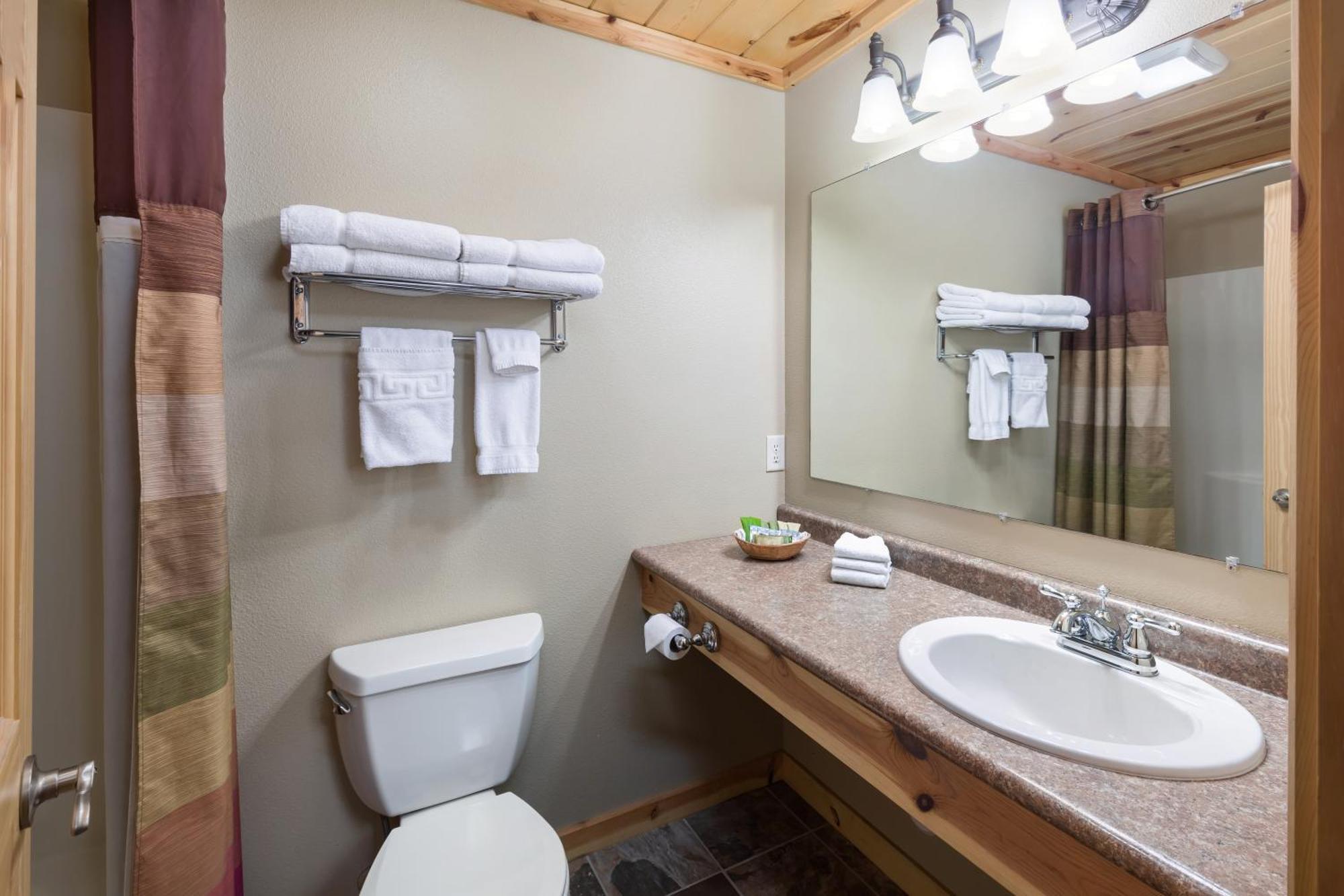 Rock Crest Lodge & Cabins Custer Εξωτερικό φωτογραφία