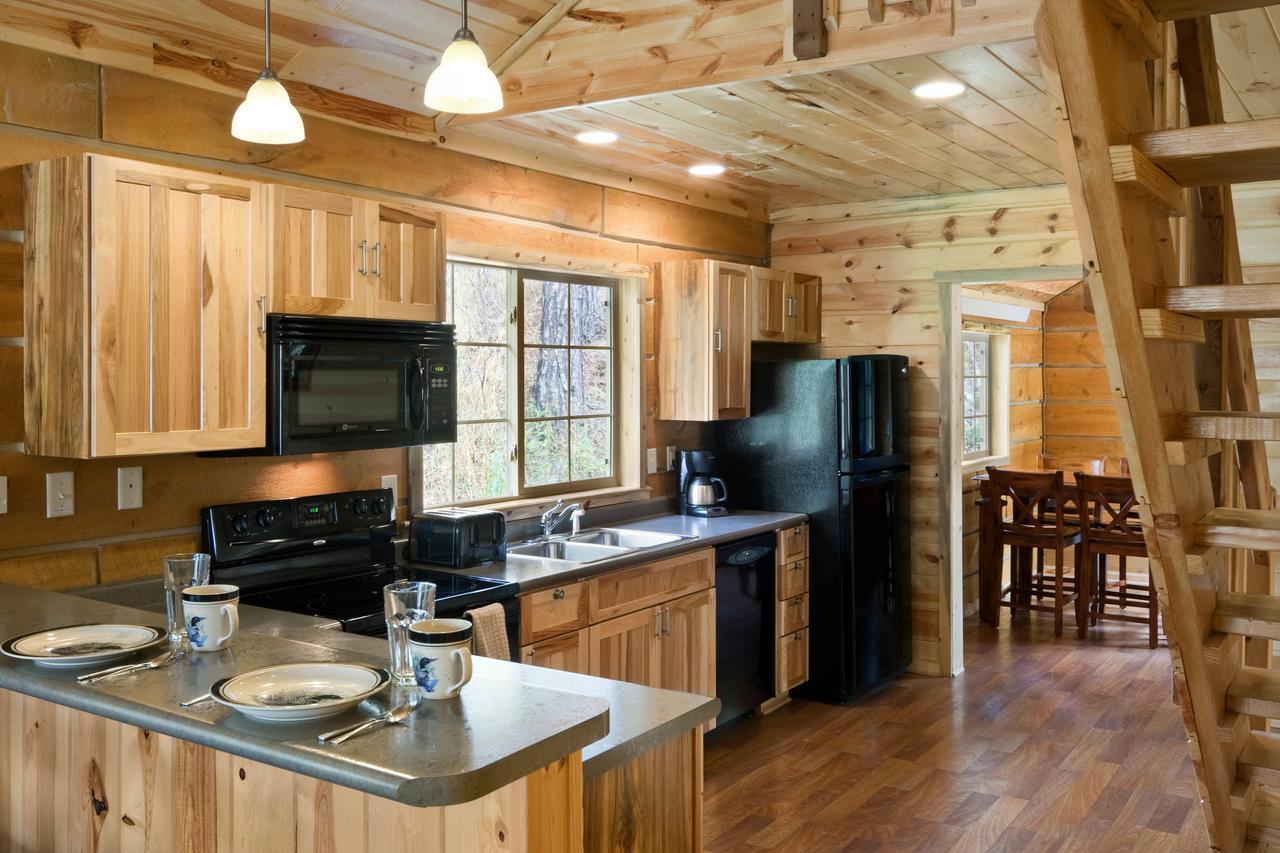 Rock Crest Lodge & Cabins Custer Εξωτερικό φωτογραφία